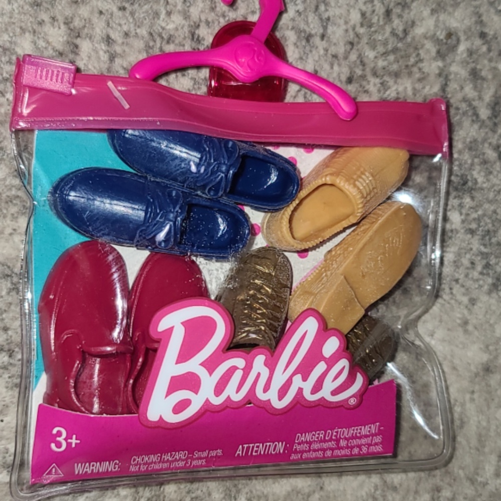 Barbie Ken Accessory Pack with 4 Pairs of Colorful Shoes NIP - Picture 2 of 3